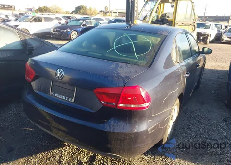 2012 Volkswagen Passat 2.5L S из США, поврежденный, VIN 1VWAP7A33CC072411